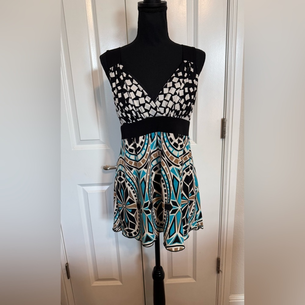 Speechless SZ XL Black and Blue geometric print Top with tie back Sleeveless VTG